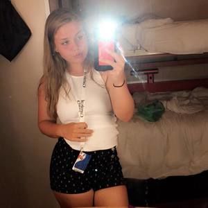 Meet your Posher, Isla